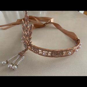 Rose gold headband perfect for a gatsby party